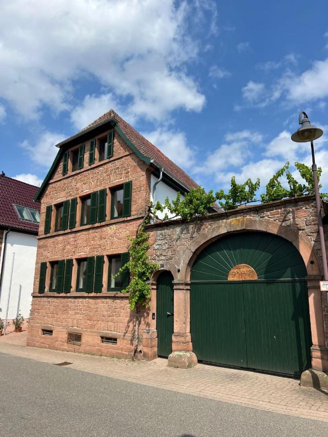 Restaurierter Altbau Mit Privatem Innenhof & Parkplatz Grossfischlingen Exteriör bild
