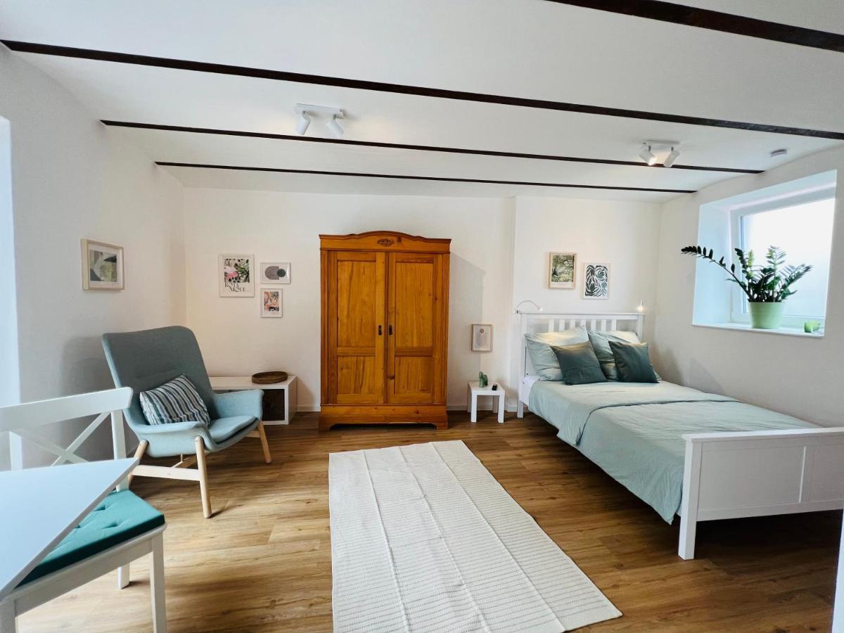 Restaurierter Altbau Mit Privatem Innenhof & Parkplatz Grossfischlingen Exteriör bild