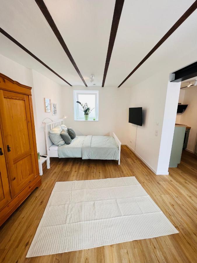 Restaurierter Altbau Mit Privatem Innenhof & Parkplatz Grossfischlingen Exteriör bild