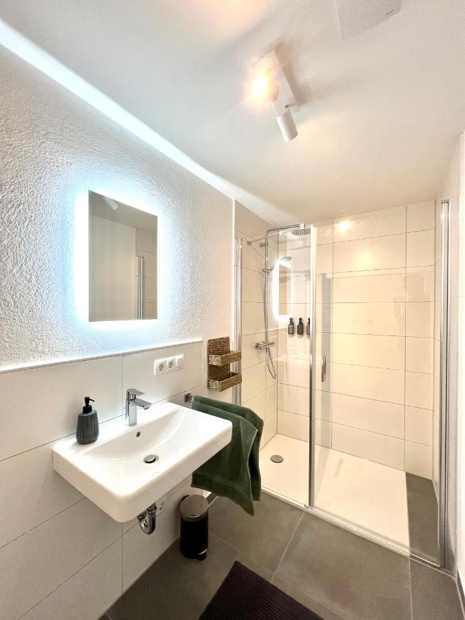 Restaurierter Altbau Mit Privatem Innenhof & Parkplatz Grossfischlingen Exteriör bild